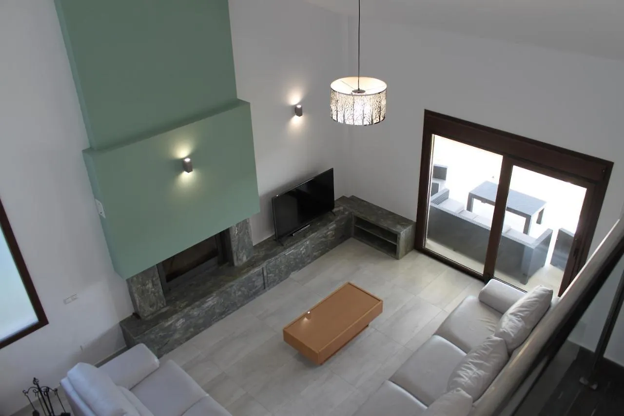 Villa Madodos con piscina privada, jacuzzi, barbacoa y chimenea Riofrio